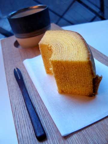 黒船 黒どら カステラ 黒糖バウム 自由が丘 めし日記