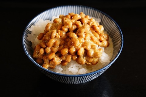 毎朝ご飯と味噌汁と納豆と生卵