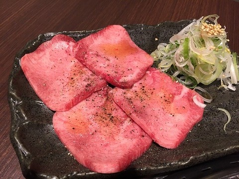 ぼく「焼き肉の一人前は実質0