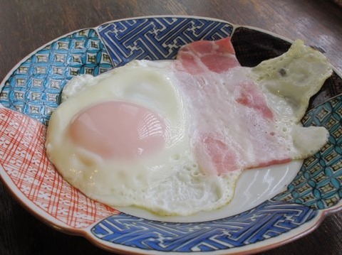 ワイが目玉焼きにかける