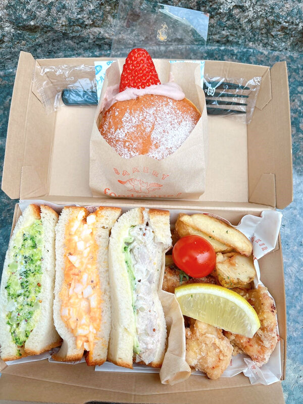 見た目も味もレベルが高い！「foodscape！」のサンドイッチといちごドーナツ