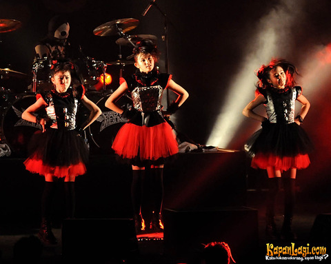 babymetal-yoroi-2