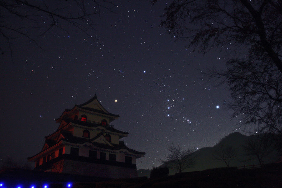 西美濃プラネタリウム 藤橋城 と昇るオリオン座 Blue Stars