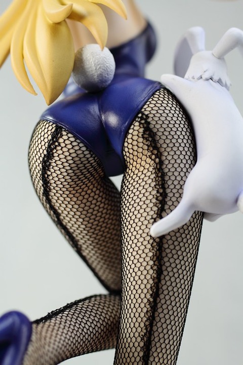 Kotobukiya_BunnyCharlotte029_R