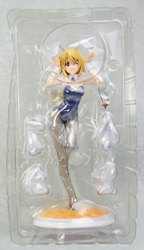 Kotobukiya_BunnyCharlotte003_R