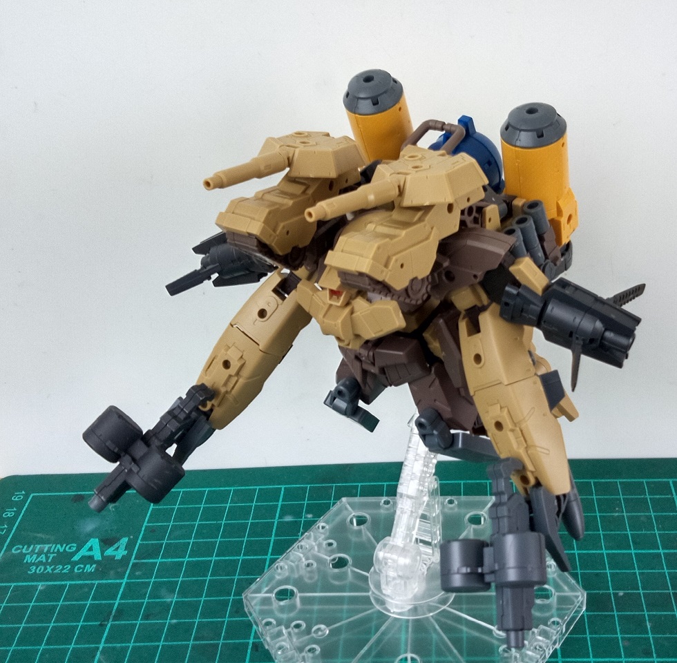 ガルドノヴァ×ヴォルパノヴァ 改造中 : 廃屋の彼方 ~僻地専用ガンプラ展~