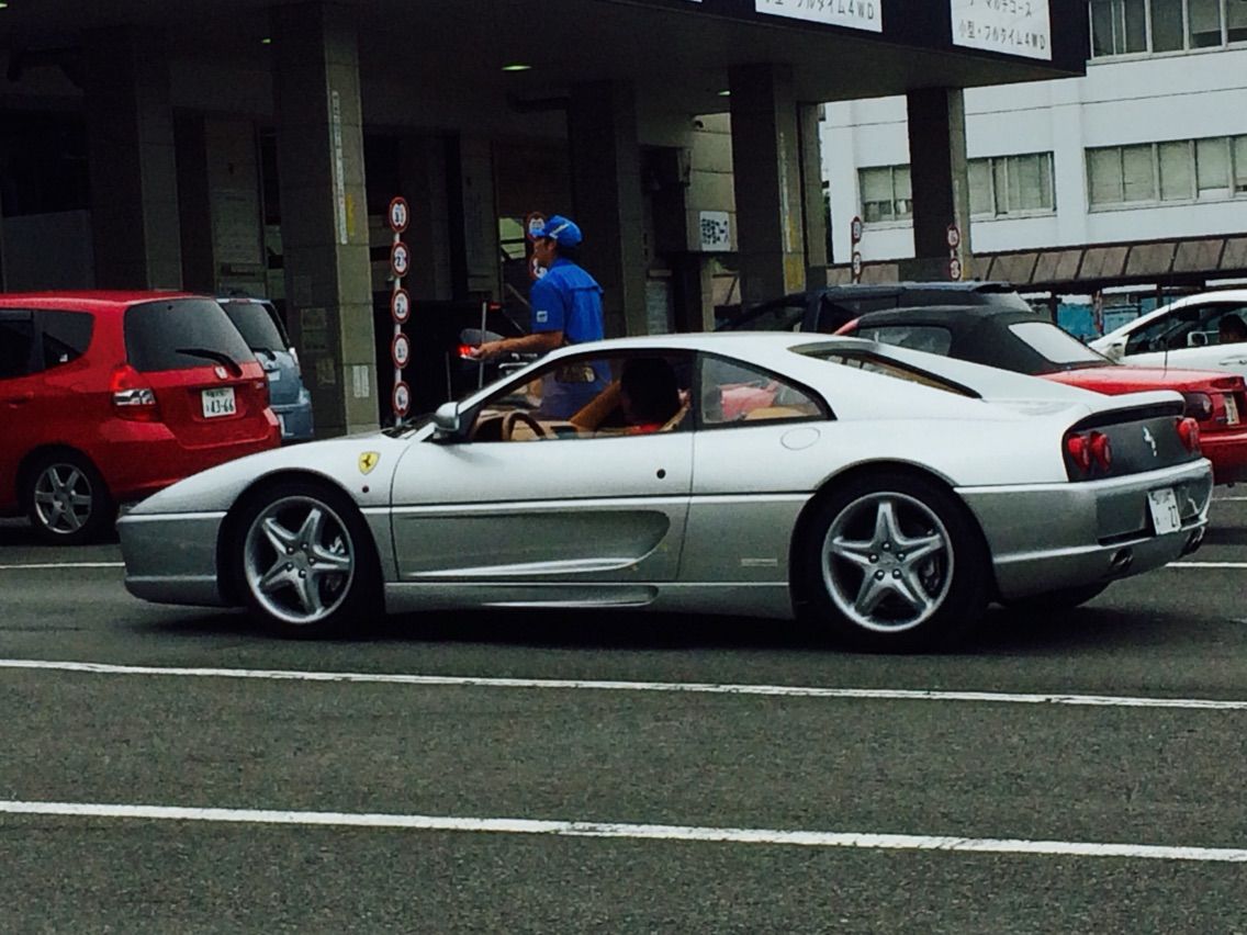 車検場にはﾌｪﾗｰﾘやﾗﾝﾎﾞﾙｷﾞｰﾆが エムジービークリエイティブ 東京都 町田市 中古車販売 買取