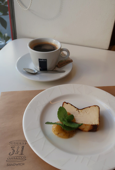 コーヒーと、ケーキ 19.12.8 3265