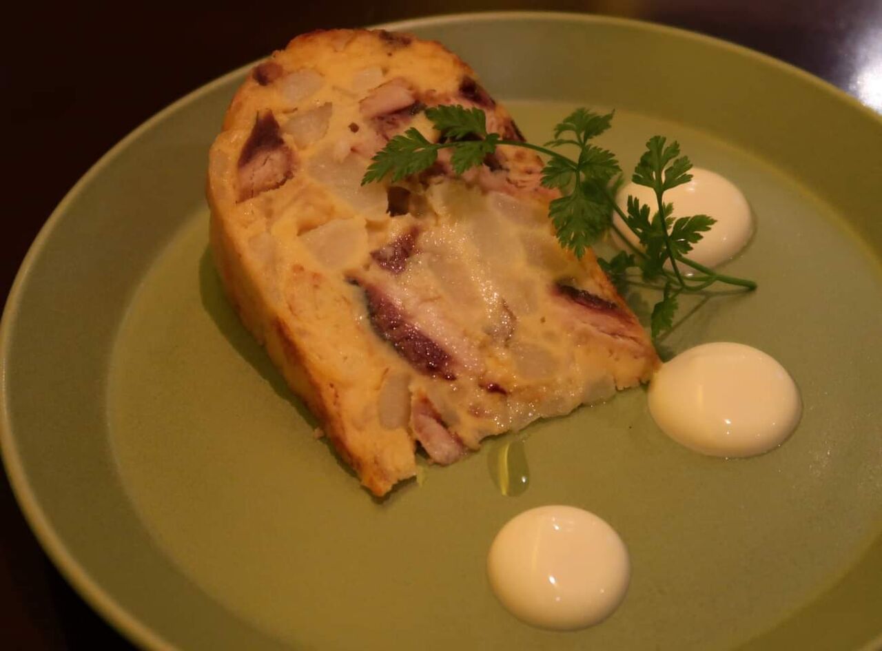 全国のパクチストに知らせたい 鶏ささみのパクチー煮込み まろやかな脂の香りにバターのロマンチックな香り 太刀魚のムニエル 青のりのソース 東中野 アスタルエゴ Mgmfanのブログ