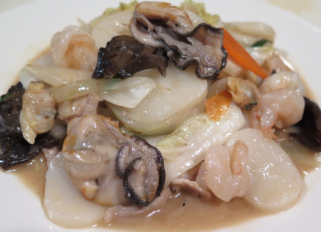 福建式中国餅の海鮮炒め 海鮮のコクと香りと野菜の甘みに癒される 食べ応えのあるひと皿 東中野 福建家庭料理 旬の香 Mgmfanのブログ