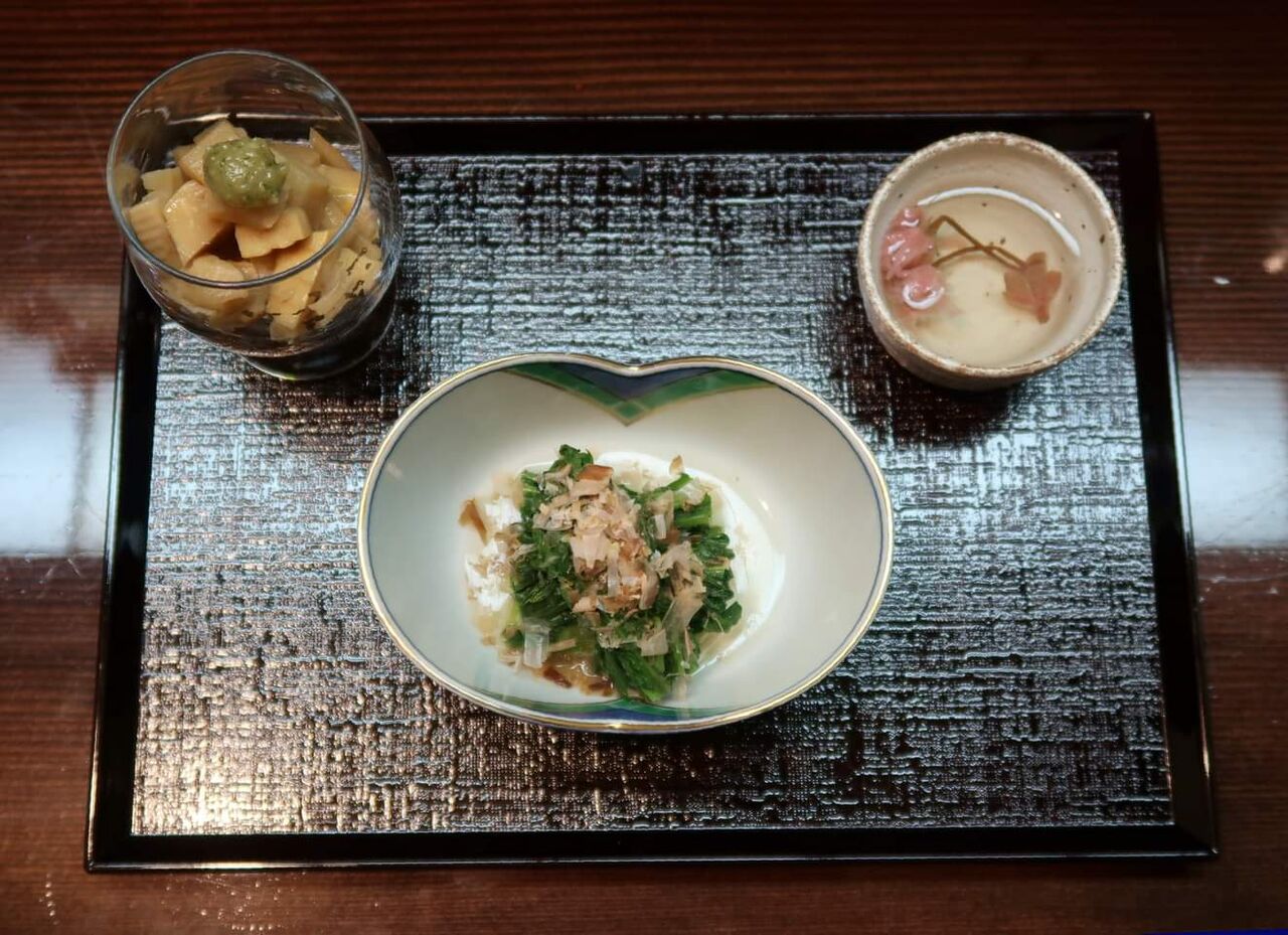 夢は 魔法使いになる事 お花見セット の桜花漬が醸し出す穏やかな塩味とほろ苦い滋味が心を和ませてくれました 中野 酒と肴 万作 Mgmfanのブログ