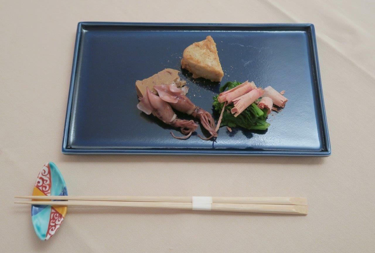 本日 オープンの 惣咲料理 の実力店 トップバッターは ホタルイカの塩 辛 と フォアグラの味噌漬け こりゃあ 堪りません 日本ばし さく間 Mgmfanのブログ