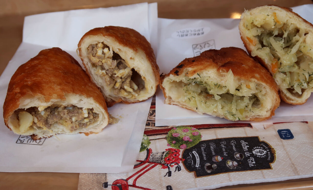 お持ち帰りに ピッタリ 野菜のピロシキ は 小麦のおおらかな旨味に バターで艶めいた野菜の甘み ロマンチックな香り 東中野 コ トゥ タモ ペヴァ Mgmfanのブログ お持ち帰りに ピッタリ 野菜のピロシキ は 小麦のおおらかな旨味に バターで艶めいた野菜の甘み ロマンチックな香り 東中野 コ トゥ タモ ペヴァ Mgmfanのブログ