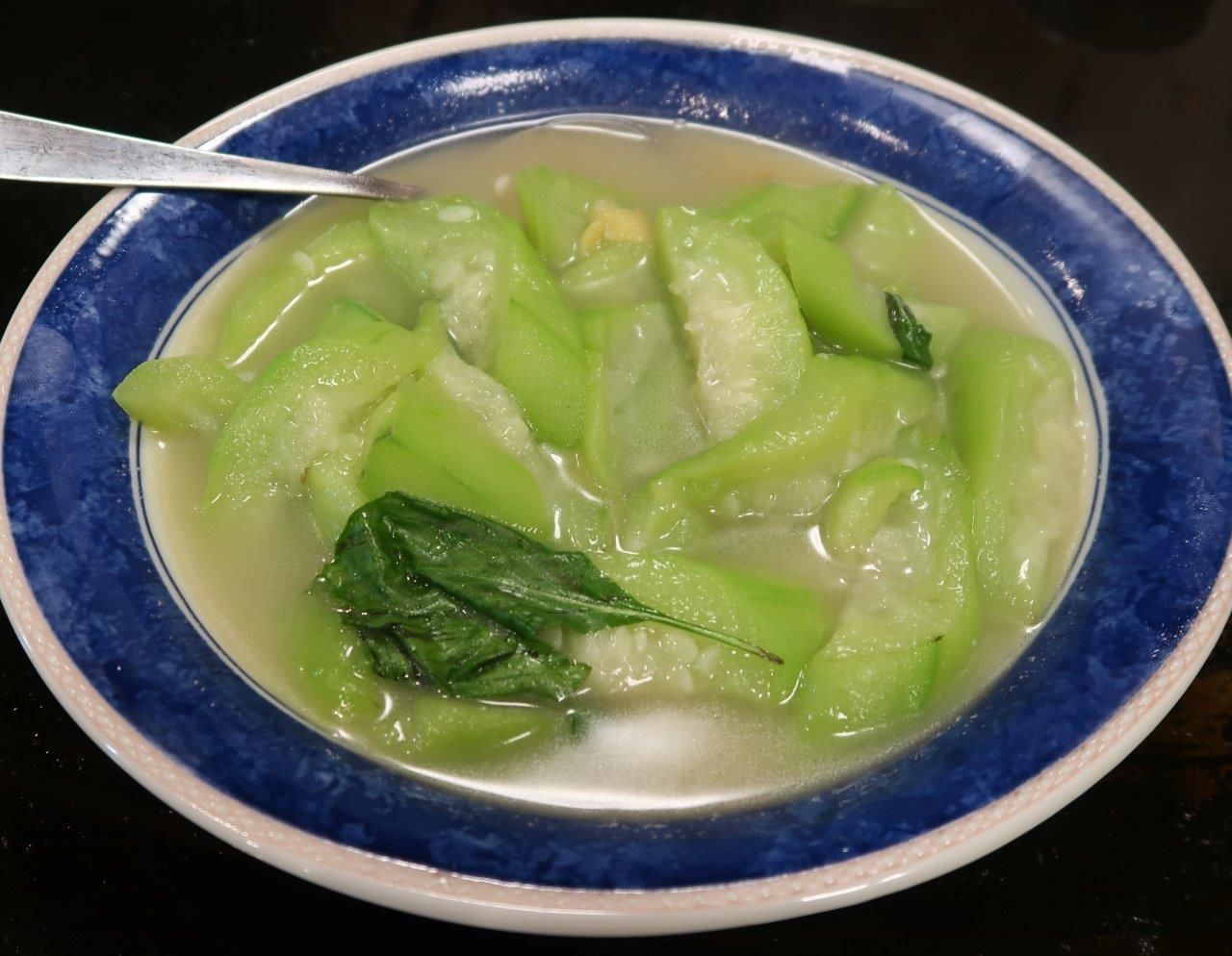 夏のご馳走 ヘチマのスープ の心地良い蒼甘さ 上品で奥行きのある味わいの 台湾麺 御徒町 台湾客家料理 新竹 Mgmfanのブログ