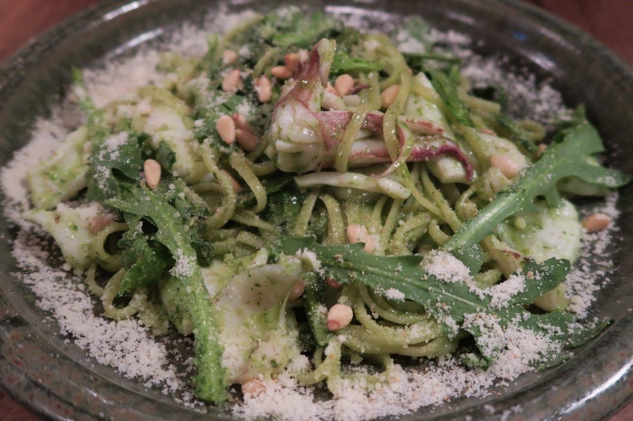 白イカの春菊ジェノベーゼパスタ は 軽やかな蒼さの中に プチッと ねっと り 絶妙な火入れの白イカの豊潤 東中野 ヴァンチョウ Mgmfanのブログ