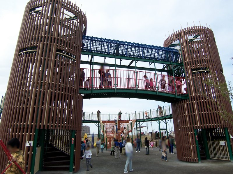 南千住 汐入公園の大型遊具 2006 4 南千住あたり