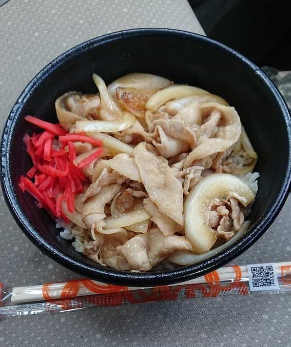 【衝撃結果】ほっかほっか亭のしょうが焼き丼2店だけど比較してみたwww