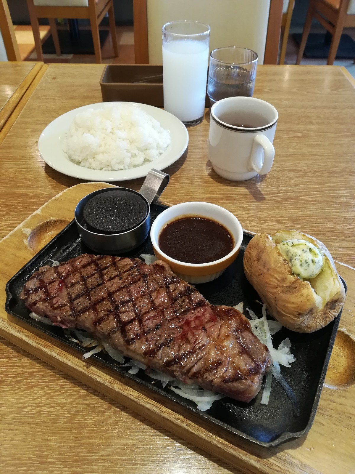 ココス 熟成サーロインステーキ M V H Anytime Anywhere