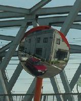 mirror1.jpg