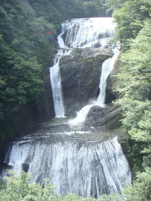 袋田の滝～月待の滝～花貫ダム : 広く深く。