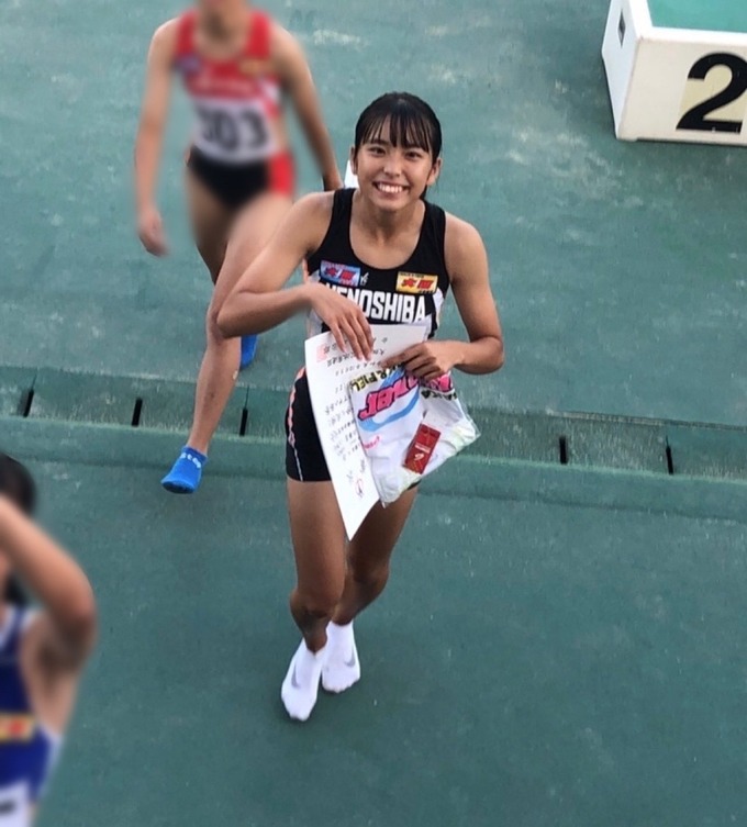 【画像】陸上中学生女子、とんでもない美女に成長する