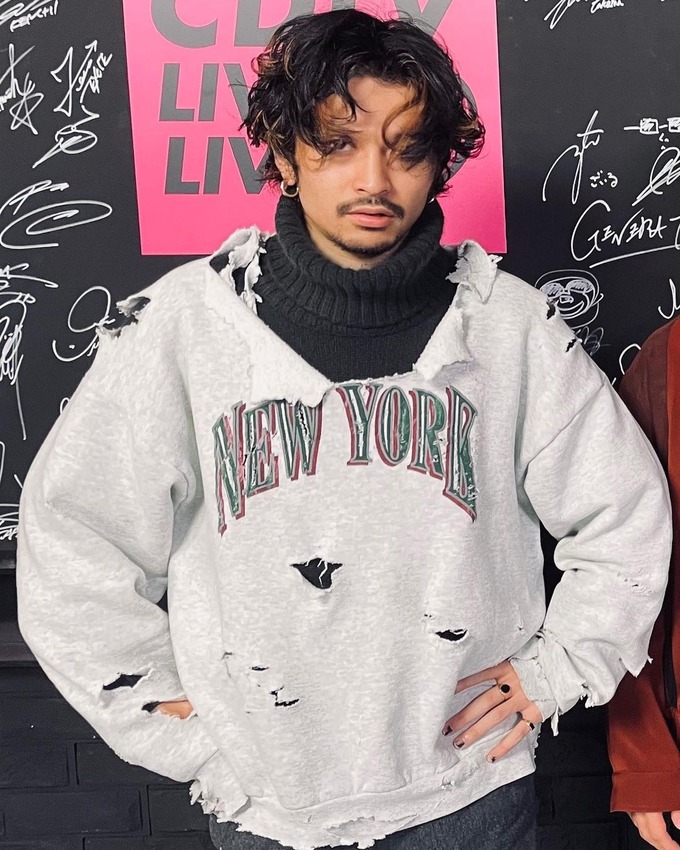 Z世代のファッションリーダー・KingGnu常田大希の渾身のコーデがこちらです