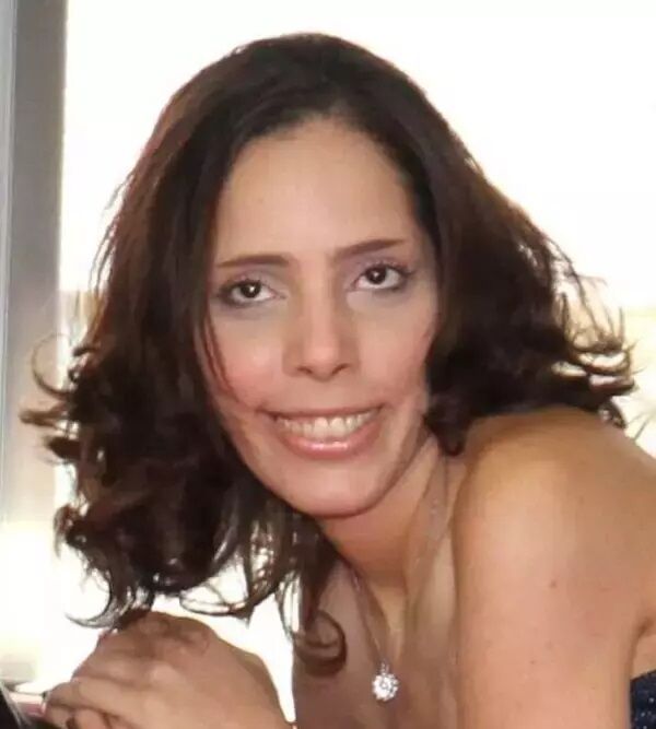 【悲報】フィフィ、工ッチの後のアヘ顔ダブルピースが特技だった