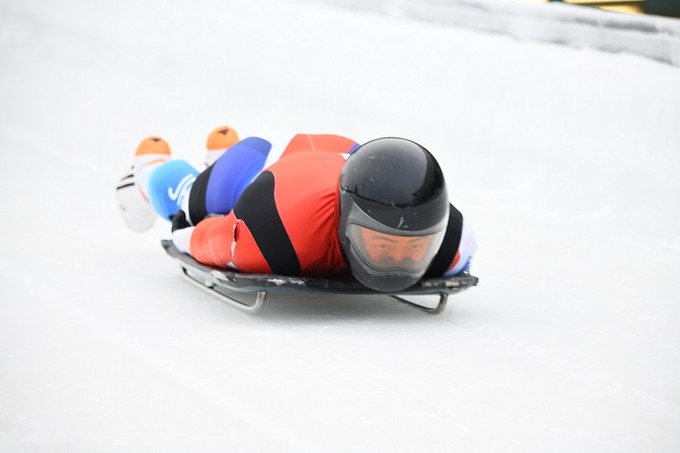 【動画】「スケルトン」とかいう生身で頭から超高速で滑り落ちていくだけの狂気に満ちた競技