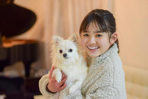 【動画】女子中学生さん、犬にめちゃくちゃにされる