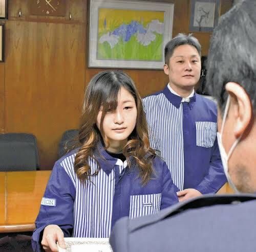 行方不明の少女を保護して警察に届けたコンビニ店員の女の子が可愛すぎると話題に