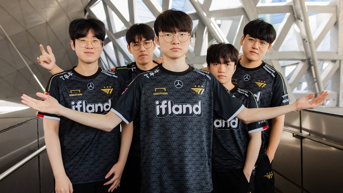 【画像】世界最大レベルのeスポーツ大会で優勝した世界最強のプロゲーマーチームがこちらです