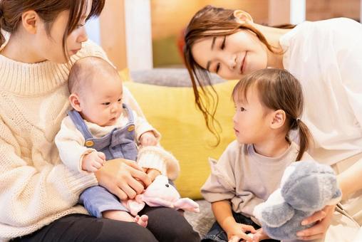 ママ友の序列を決めるもの1位「夫の収入」2位「夫の職業」3位「子供の学力や運動能力」