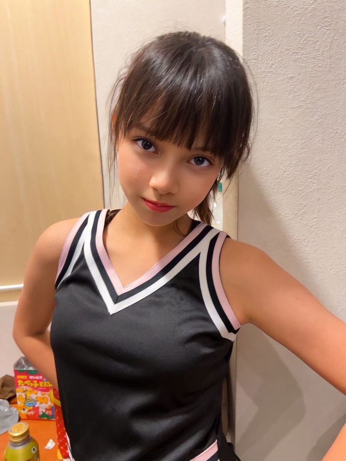 【画像】最近の女子小学生、色っぽすぎる