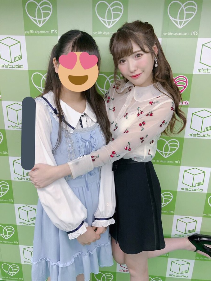 av10