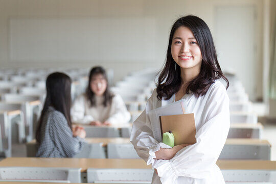 【画像】23歳、女学生さんのリアルな肉体がこちらです