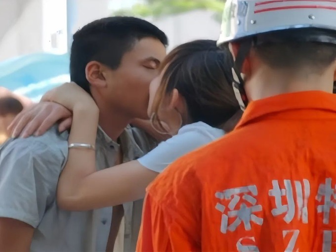 kiss3