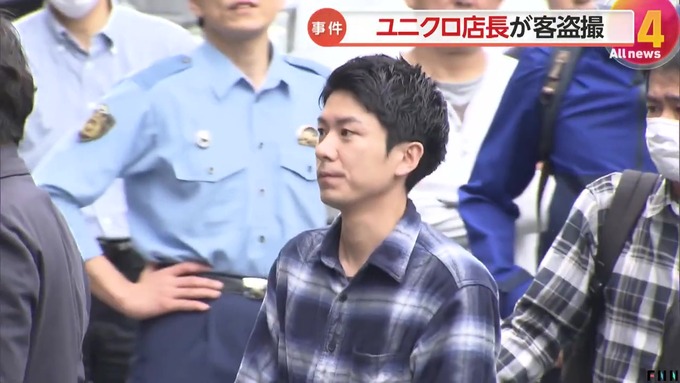 【朗報】試着室の盗撮で捕まったユニクロ店長、連行される時もユニクロの商品を着る社員の鑑だった