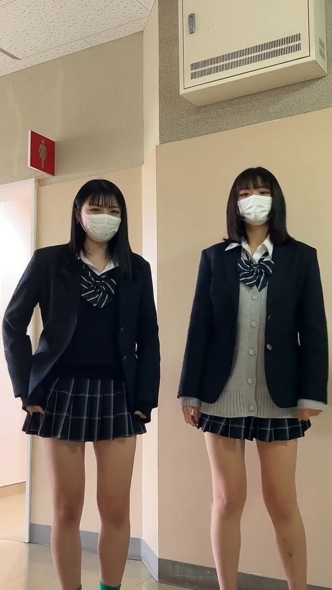 【動画】エチエチJKさん、祖母の目の前であたシコダンスを披露してしまう