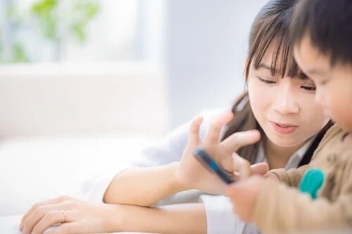 【悲報】教育ママ、とんでもない動画をアップロードしてしまう