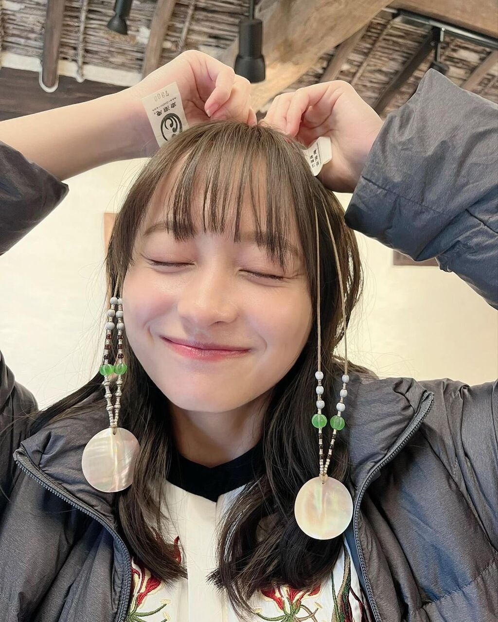 もみあげチャ～シュ～ 【悲報】影山優佳さん、鼻毛が飛び出してしまい炎上 ライブドアブログ