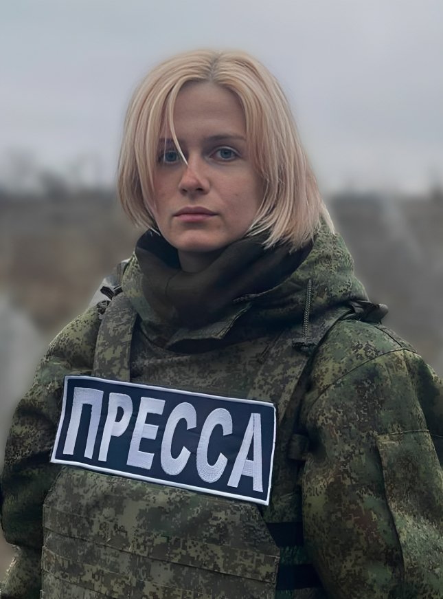 【動画】ロシアの美人ジャーナリスト、戦場で自撮り中に地雷で足を破壊され絶叫してしまう
