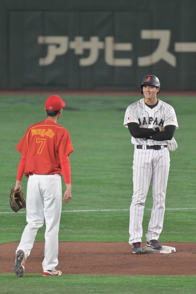 大谷翔平さん、自分の球を打った中国選手を呼び出してお褒めになられる