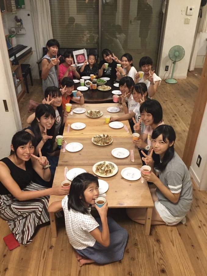 【画像】姪っ子集団「おじちゃん、夏休みの間ずっと泊ってくね」
