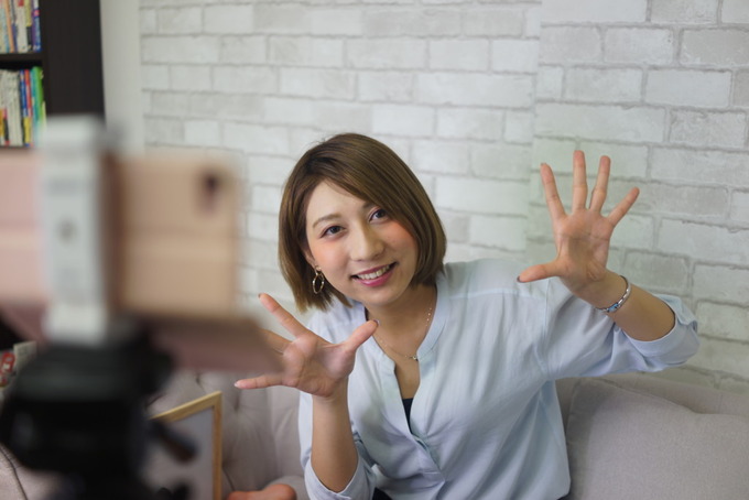【朗報】ライブチャットの女たち、面白い