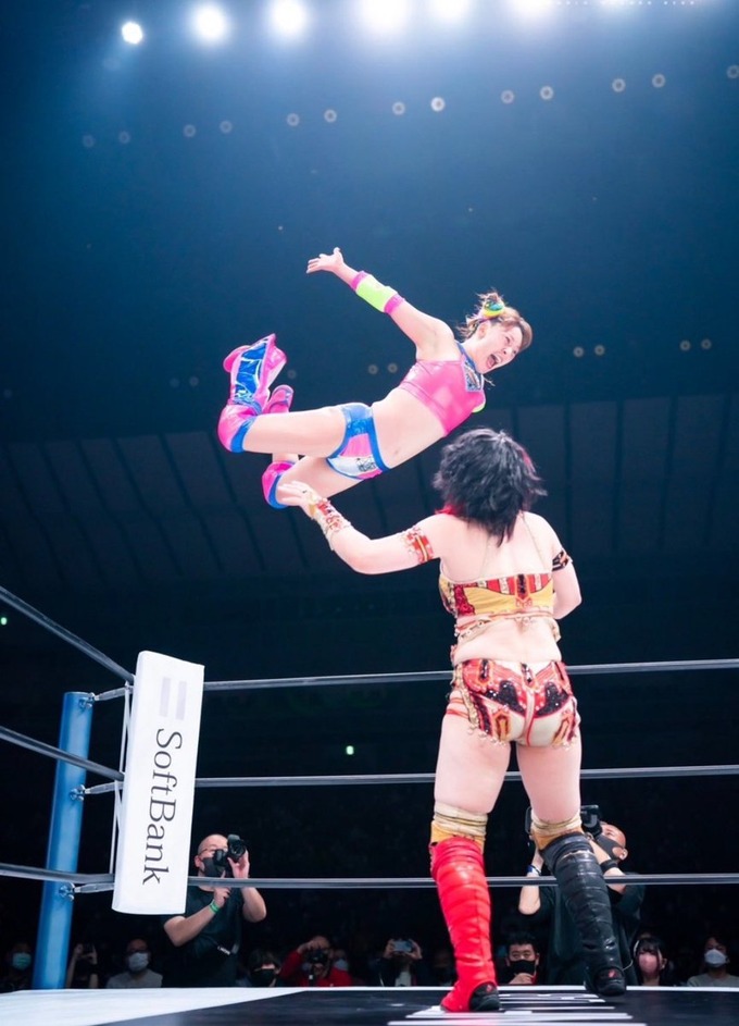 【動画】フワちゃん、プロレスデビュー戦でいきなり大技に挑むもまったく受け身がとれず死にかける