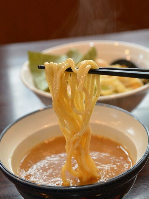 【動画】大阪のつけ麺屋さん、麺をこねくり回しすぎて炎上