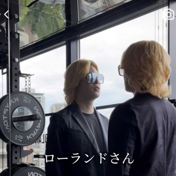【悲報】ローランド、激太りか！？