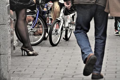 【悲報】ヤリマン(17)、殺人未遂で逮捕