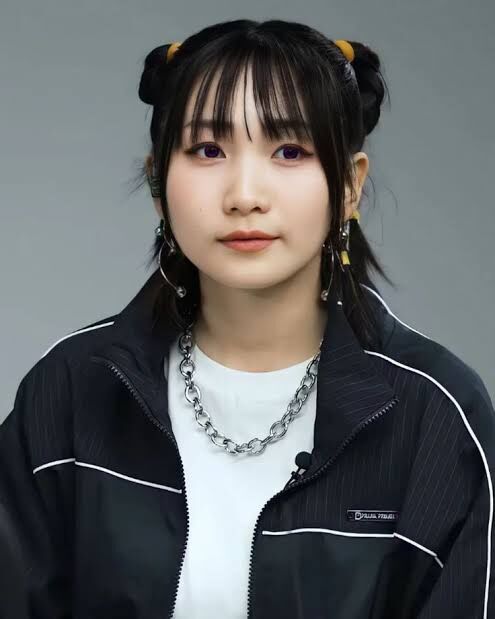 【悲報】YOASOBIのikura(24)、変わり果てた姿で発見される