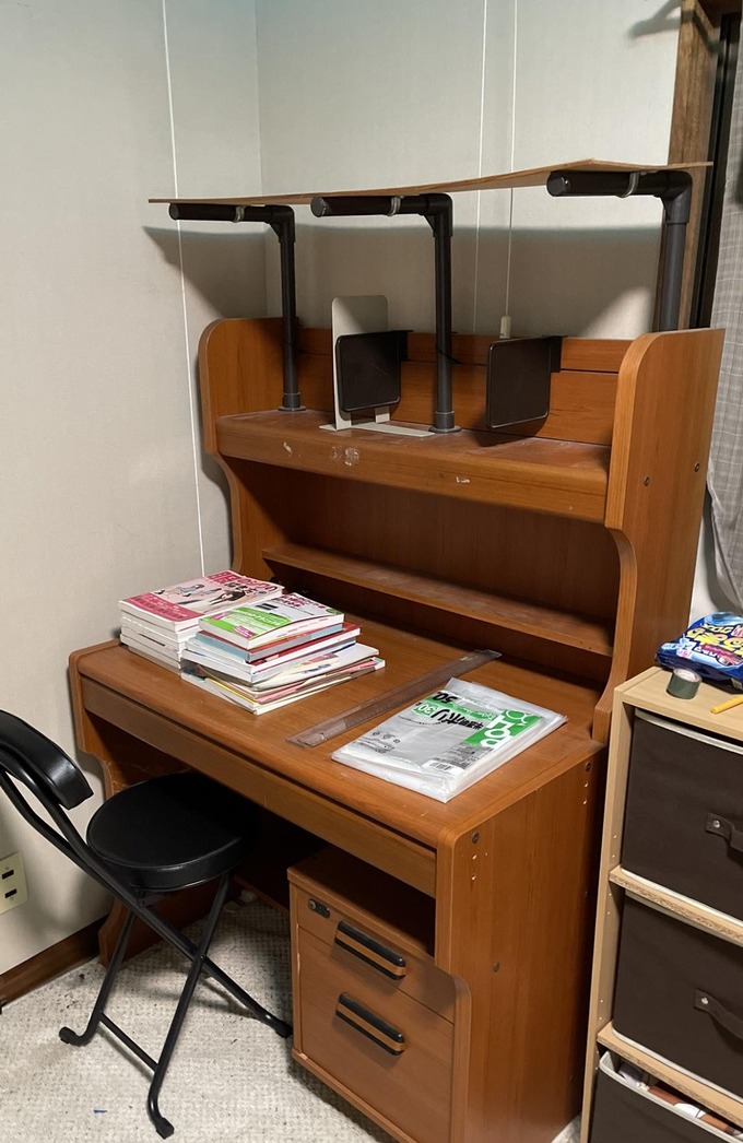 desk
